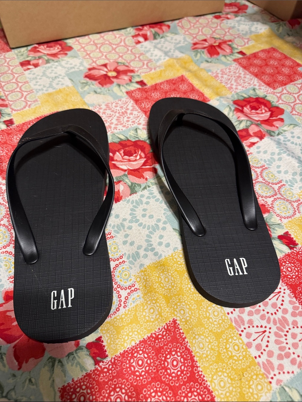 GAP Black Textured Flip Flops